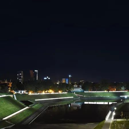 Jaukus Butas Senamiestyje Su Vaizdu I Jono Kalneli Apartman *