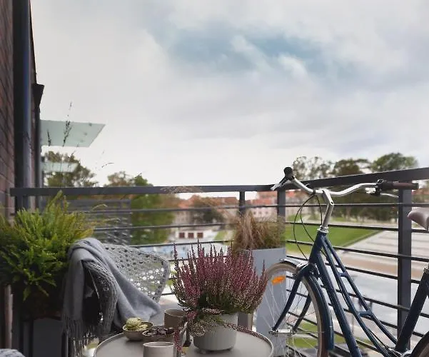 Jaukus Butas Senamiestyje Su Vaizdu I Jono Kalneli * Klaipėda